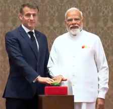 फ्रांस के राष्ट्रपति इमैनुएल मैक्रों आज भारत पहुंचे : पीएम मोदी और मैक्रों ने टाटा-एयरबस की H-125 हेलिकॉप्टरों असेंबली लाइन का किया ऑनलाइन उद्घाटन