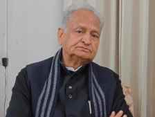 वीडियो न्यूज़ : राजस्थान में खेजड़ी बचाओ अभियान : पूर्व सीएम गहलोत ने खेजड़ी बचाने आगे आने पर विश्नोई समाज और संतों का जताया आभार, कहा - सरकार भी वादा निभाए