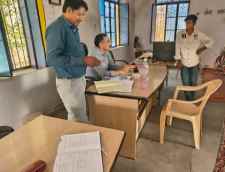 एडीएम ने किया सरकारी कार्यालयों में निरीक्षण : उप स्वास्थ्य केंद्र पर ताला मिला , जनसुनवाई में अधिकारी गायब मिले, कार्रवाई के दिए  निर्देश