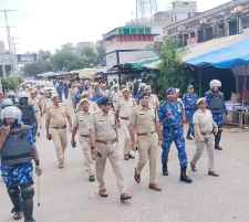 वीडियो न्यूज़ : नीमकाथाना में CRPF यूनिट - पुलिस का फ्लैग मार्च : 19 से 23 तक सीकर जिले में चलेगा फ्लैग मार्च, आज नीमकाथाना कोतवाली और सदर थाना क्षेत्र में पुलिस और आरएएफ ने निकाला संयुक्त फ्लैग मार्च