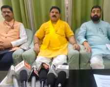 वीडियो न्यूज़ : केंद्रीय कोयला व खान राज्य मंत्री का खेतड़ी दौरा : विधायक धर्मपाल गुर्जर ने मंत्री से सामने रखी डिमांड, मजदूर संघ ने मंत्री को मांगो को लेकर सौंपा ज्ञापन