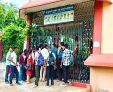 आज RPSC की लेक्चरर-कोच भर्ती परीक्षा : सीकर के 49 केन्द्रों पर परीक्षा , एक मिनट देरी से पहुँचने पर एंट्री नही , भागते दिखे कैंडिडेट्स