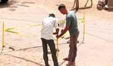 चाकू के ताबड़तोड़ वार से पत्नी की हत्या : पति ने खुद का भी काटा गला, आरोपी पति गंभीर घायल, आपसी विवाद के बाद किया हमला; इलाके में हड़कंप