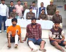 हिस्ट्रीशीटर डेनिश बावरिया हत्याकांड में झुन्झुनू पुलिस की कार्रवाई : ट्रेन से 50 - 50 हजार रुपए के इनामी बतीन दमाश गिरफ्तार, आरोपी फरारी के दौरान ट्रेनों में भीख मांगकर करते थे गुजारा