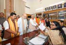 नीतीश ने राज्यसभा के लिए नामांकन किया दाखिल : केन्द्रीय गृह मंत्री शाह रहे मौजूद, शाह बोले - नीतीश के कुर्ते पर कभी दाग नहीं लगा, जंगलराज से मुक्ति दिलाई