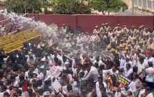 वीडियो न्यूज़ : नीट पेपर लीक मामले के खिलाफ कांग्रेस का प्रदर्शन : कांग्रेस ने किया भाजपा मुख्यालय की ओर मार्च; पुलिस ने आगे बढ़ने से रोकने के लिए वाटर कैनन से पानी छोड़ा