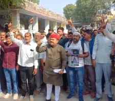 वीडियो न्यूज़ : खेतड़ी में हजारों लोगों का फूटा गुस्सा, हुआ प्रदर्शन : बढ़ते अपराध के खिलाफ लोगो का आक्रोश, समाजसेवी मनोज घुमरिया के नेतृत्व में SDM को सौंपा ज्ञापन, 7 दिन का दिया अल्टीमेटम