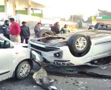 फलोदी में दो कारों की भीषण भिड़ंत :  टायर फटने से अनियंत्रित हुई कार, लगी आग, हादसे में दो की मौत , जैसलमेर हाईवे पर हुआ हादसा