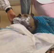 वीडियो न्यूज़ : उधार रुपए मांगने पर युवक को जिंदा जलाया : युवक की ईलाज के दौरान मौत, पुलिस को दिए बयान में 2 महिलाओं समेत 4 पर आरोप, युवती से चली थी शादी की बात