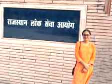 डॉ. ऐश्वर्या कंवर बनीं RAS में  ‘विमेन टॉपर’ : पेशेवर डॉक्टर ऐश्वर्या कंवर ने आरएएस भर्ती 2024 में हासिल की पूरे प्रदेश में छठी रैंक, पिछली बार आई थी 145वीं रैंक
