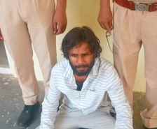 वीडियो न्यूज़ : नीमकाथाना कोतवाली पुलिस की बड़ी कार्यवाही :  पांच महीने से फरार वारंटी गिरफ्तार, शराब ठेका तोडने, अपहरण, हत्या और चोरी के मुकदमें दर्ज