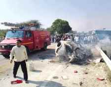 बस की टक्कर से CNG कार में ब्लास्ट से लगी आग : हादसे में कार में फंसे ज्वेलरी व्यवसायी की जिंदा जलने से मौत, हादसे के बाद हाईवे पर लगा लंबा जाम