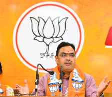 वीडियो न्यूज़ : मुख्यमंत्री भजनलाल शर्मा का विपक्ष पर तीखा हमला : सीएम का आरोप , विपक्ष ने देश की आधी आबादी से हक छीनने का काम किया है, महिलाएं अपमान भूलने वाली नहीं