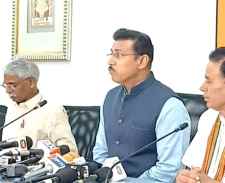 भजनलाल सरकार ने खोला सौगातों का पिटारा : सोलर-कंपनियां एक पेड़ के बदले 5 पेड़ लगाएंगी, टोल दरें हुई कम… AIIMS की तर्ज पर बनेगा RIMS, जानें बड़ी घोषणाएं