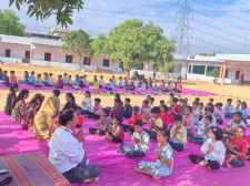 11वां अंतर्राष्ट्रीय योग दिवस मनाया : टैगोर शिक्षण संस्थान में अंतर्राष्ट्रीय योग दिवस मनाया गया, टीचर्स - स्टूडेंट्स के साथ अभिभावकों ने लिया भाग