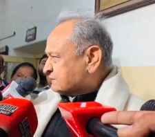 वीडियो न्यूज़ : अंता चुनाव रुझान से गहलोत उत्साहित : राजस्थान के पूर्व सीएम गहलोत ने कहा - अंता से अच्छी न्यूज मिल रही, कांग्रेस जीतेगी