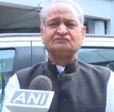 गहलोत का निकाय - पंचायतो के पुनर्गठन में धांधली का आरोप : गहलोत बोले- पुनर्गठन में सरकार तोड़ रही सारे नियम-कानून, सरकार का दावा - नियमानुसार और जनहित में निर्णय