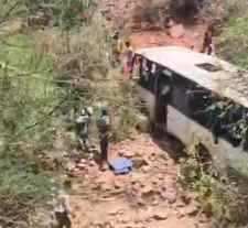 अजमेर में 31 सवारियों से भरी बस खाई में गिरी : बेकाबू हो कर खाई में गिरी बस, हादसे में 3 की मौत, 5 गंभीर घायल,  पीसांगन में मायरा भरने जा रहे थे