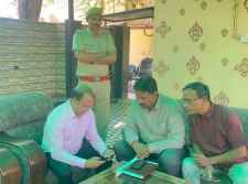 जनगणना 2027 का प्रथम चरण शुरू : जिला कलेक्टर मोदी ने कलेक्टर आवास पर अपने मोबाइल से की स्व-गणना, इस लिंक पर क्लिक कर आप करें स्व-गणना