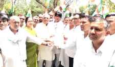 खेतड़ी में कांग्रेस कार्यकर्ताओं का विरोध प्रदर्शन : नीट पेपर लीक सहित विभिन्न मुद्दों को लेकर एसडीएम कार्यालय के सामने किया प्रदर्शन,  सौंपा ज्ञापन