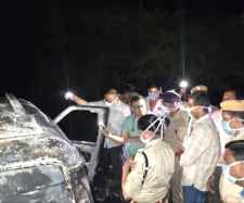 बालोतरा में ट्रेलर - स्कोर्पियो की भीषण टक्कर : हादसे में चार व्यक्तियों की जिंदा जलने से मौत, एक गंभीर घायल जोधपुर रेफर, सभी मृतक ड़ामालानी के डाभड़ के निवासी