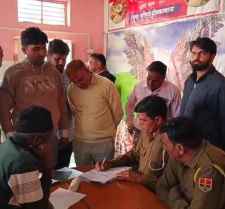 वीडियो न्यूज़ : नीमकाथाना में भीषण सड़क हादसा :  हादसे में एक निजी स्कूल के शिक्षक की दर्दनाक मौत, मंडोली के पास हुआ हादसा