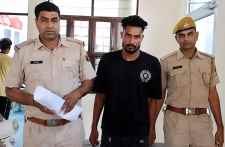 युवक को खतरनाक स्टंट करना पड़ा महंगा : पुलिस ने युवक को किया गिरफ्तार, स्टंट में इस्तेमाल की गई बाइक भी जब्त