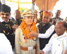 शहीद बीनाराम की प्रतिमा का हुआ अनावरण : CRPF में डिप्टी कमांडेंट के पद पर थे तैनात, 2024 में शहीद हुए थे, विधायक ने युवाओं को प्रेरणा लेने का किया आह्वान