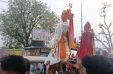 वीडियो न्यूज़ : नीमकाथाना के सिरोही में निकली गणगौर की शाही सवारी : मेले में उमड़ा जनसैलाब, महिलाओं - युवतियों की पूजा अर्चना, कल होगा कुश्ती दंगल का आयोजन