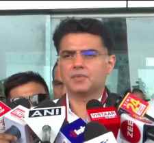 कांग्रेस द्वारा विधानसभा के घेराव का एलान : केन्द्रीय बजट पर कांग्रेस नेता सचिन पायलट बोले - बजट में किसान नाम गायब था, इससे  किसानों के प्रति सरकार की अनदेखी जगजाहिर हो चुकी