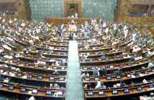 हंगामे के बाद लोकसभा की कार्यवाही 2 बजे तक स्थगित : उपराष्ट्रपति ने संभाला सभापति का कार्यभार, पीएम बोले - हमारे चेयरमैन साधारण और किसान परिवार से