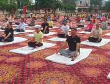 वीडियो न्यूज़ : नेहरु पार्क में सैकड़ो लोगो ने किया योग : अंतर्राष्ट्रीय योग दिवस पर उपखंड स्तरीय कार्यक्रम , जिला स्टेडियम हुआ वृक्षारोपण
