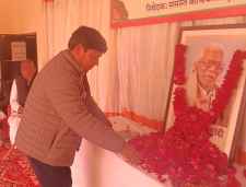 वीडियो न्यूज़ : नीमकाथाना में पूर्व विधायक की मनाई पुण्य तिथि : श्रद्धांजलि सभा का आयोजन, विधायक सरेश मोदी सहित क्षेत्रवासियों ने पूर्व विधायक को दी श्रद्धांजलि