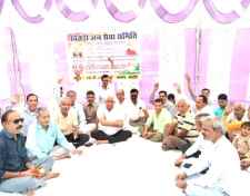 ग्रामीणों का एसडीएम कार्यालय के सामने प्रदर्शन : भोपालगढ़ फोर्ट मार्ग पर गेट लगाने का विरोध, ग्रामीणों ने दी आमरण अनशन की चेतावनी