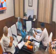 वीडियो लाइव : किरोड़ी लाल बोले-पिछली सरकार के  नेता पेपरलीक में शामिल : किरोड़ी लाल मीणा अचानक SOG ऑफिस में पेपर लीक के प्रूफ देने के लिए पहुंचे, बोले - इस पर बीजेपी नेताओं और सीएम से भी बात करूंगा..!