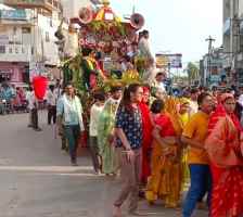 वीडियो न्यूज़ : नीमकाथाना में भगवान जगन्नाथ की रथयात्रा : श्रद्धालुओं ने हाथों से खींचा रथ, लोगो ने जगह-जगह की पुष्प वर्षा और आतिशबाजी