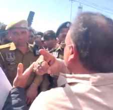 वीडियो न्यूज़ : कांग्रेस और भाजपा विधायक हुए आमने सामने : जयपुर में दो पक्षों का विवाद,  कांग्रेस विधायक बोले - मैंने मंदिर बनाए, तब आप आप कहां थे, पुलिस फ़ोर्स तैनात