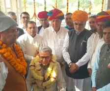 वीडियो न्यूज़ : स्व. जगदीश प्रसाद सोलेत की प्रतिमा अनावरण : वक्ताओ ने सोलेत के योगदान को किया याद, UDH मंत्री ने सामाजिक मूल्यों के गिरते स्तर पर जताई चिंता