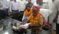 वीडियो न्यूज : नीमकाथाना में अध्यक्ष मेगोतिया ने कार्यभार ग्रहण किया : अध्यक्ष महेश मेगोतिया बोले - सभी को साथ लेकर शहर के विकास के लिए करेंगे कार्य