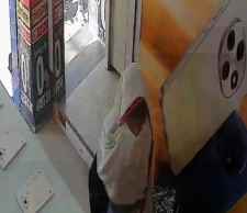 वीडियो न्यूज़ : नीमकाथाना में दिनदहाड़े चोरी की वारदात : तोलिए से चेहरा ढके युवक ने दी वारदात को अंजाम, पुलिस CCTV फुटेज के आधार पर जांच में जुटी