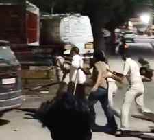 वीडियो लाइव : विधायक पर टिप्पणी से देर रात बना तनाव : भीड़ ने थाने पर किया पथराव, सरपंच पति समेत 13 गिरफ्तार, SP की दो टूक चेतावनी