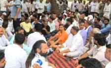 शाहपुरा में भाजपा नेता की गला रेतकर हत्या : नाराज परिजनों और ग्रामीणों ने किया विरोध प्रदर्शन, हत्यारों की गिरफ्तारी सहित 1 करोड़  मुआवजे और सरकारी नौकरी की मांग