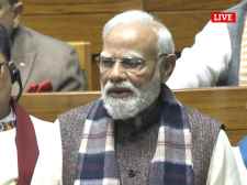 पीएम मोदी बोले - वंदे मातरम् ने हमे आजादी दिलाई : सांसद में पीएम मोदी ने कहा - हम लोगों पर वंदे मातरम् का कर्ज, वंदे मातरम् हमें जोड़ता है