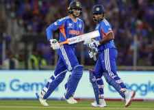 आईसीसी टी20 वर्ल्ड कप फाइनल मुकाबला : भारत ने न्यूजीलैंड को 256 रन का दिया लक्ष्य , भाजपा नेता बोले - विश्व कप एक बार फिर भारत का होगा