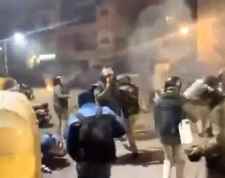 दिल्ली में पुलिस-MCD टीम पर पत्थरबाजी : टीम मस्जिद के पास अवैध निर्माण हटाने पहुंची थी, पुलिस CCTV फुटेज और बॉडी कैमरा रिकॉर्डिंग की मदद से पत्थरबाजों की धर पकड़ में जुटी