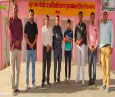 राष्ट्रीय प्रतियोगिता के लिए अर्चना का चयन : पुरानाबास की अर्चना कुमावत का स्कूल स्टाफ ने किया सम्मान , प्रतियोगिता के प्रशिक्षण के लिए आज होगी रवाना