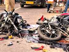 बांसवाडा में दो बाइको की आमने-सामने टक्कर :  बेटे की शादी से लौट रहे पिता और दामाद की मौत, एक का सिर फटा, परिजनों में शोक की लहर