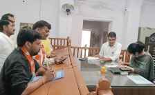 वीडियो न्यूज : निकाय चुनाव में नामांकन वापसी का आज अंतिम दिन : नीमकाथाना में निर्दलीय प्रत्याशी ने भाजपा का किया समर्थन; पूर्व नेता प्रतिपक्ष गोयल का कांग्रेस पर तंज