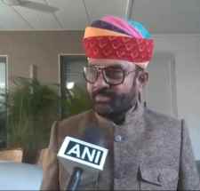 वीडियो न्यूज़ : बीजेपी नेता मालवीय ने कांग्रेस में कर रहे घर वापसी : कांग्रेस प्रदेश प्रभारी रंधावा से की मुलाकात, कहा -BJP सरकार में नहीं करवा पा रहे आमजन के कार्य