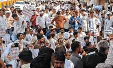 सीकर मे बीज-व्यापारियों का प्रदर्शन : रेड नहीं मारने के नाम पर 20 लाख की घूस मांगने का आरोप, सीबीआई से जांच की मांग